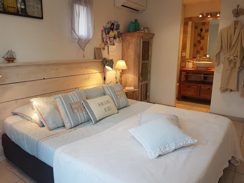 B&B / Chambre d'hôtes Jolie petite suite Côte d'Azur. 566 Rue des Rubis 83600 Fréjus