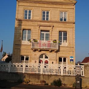 B&B / Chambre d'hôtes JOYEUX REVEIL 10 RUE PIERRE VILLEY 14470 Courseulles-sur-Mer Normandie
