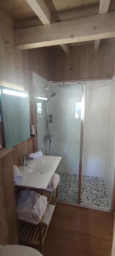 L'Antoinette chalet sur pilotis en bord de Saône avec spa privatif
