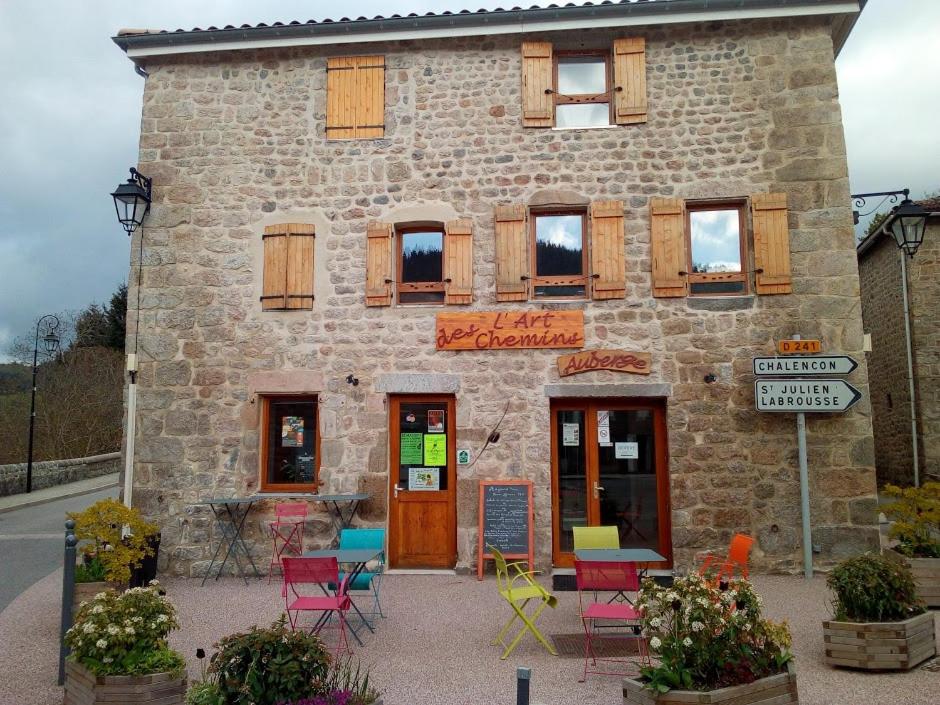 L'Art des chemins Le village, 07160 Nonières