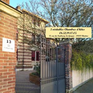 B&B / Chambre d'hôtes L'Echappée Belle 13 Rue du Faubourg la Grappe 28000 Chartres Région Centre