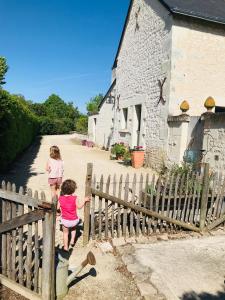 B&B / Chambre d'hôtes L'écrin de Verdure Gîtes chambres d'hôtes 48 Rue du Rouilly 37500 Ligré Région Centre