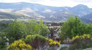 B&B / Chambre d'hôtes L'Ensoleillee Lieu dit le beal noir 05150 Rosans Provence-Alpes-Côte d\'Azur