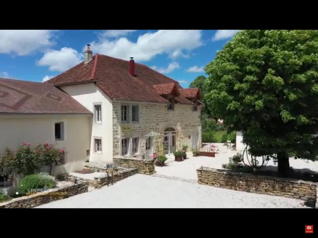 B&B / Chambre d'hôtes L'Entre-Coeur 192 rue de L'Eglise 39210 Ménétru-le-Vignoble