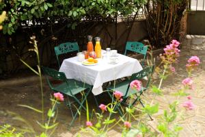 B&B / Chambre d'hôtes L'Escalivade 94 rue saint ferreol 66400 Céret Languedoc-Roussillon