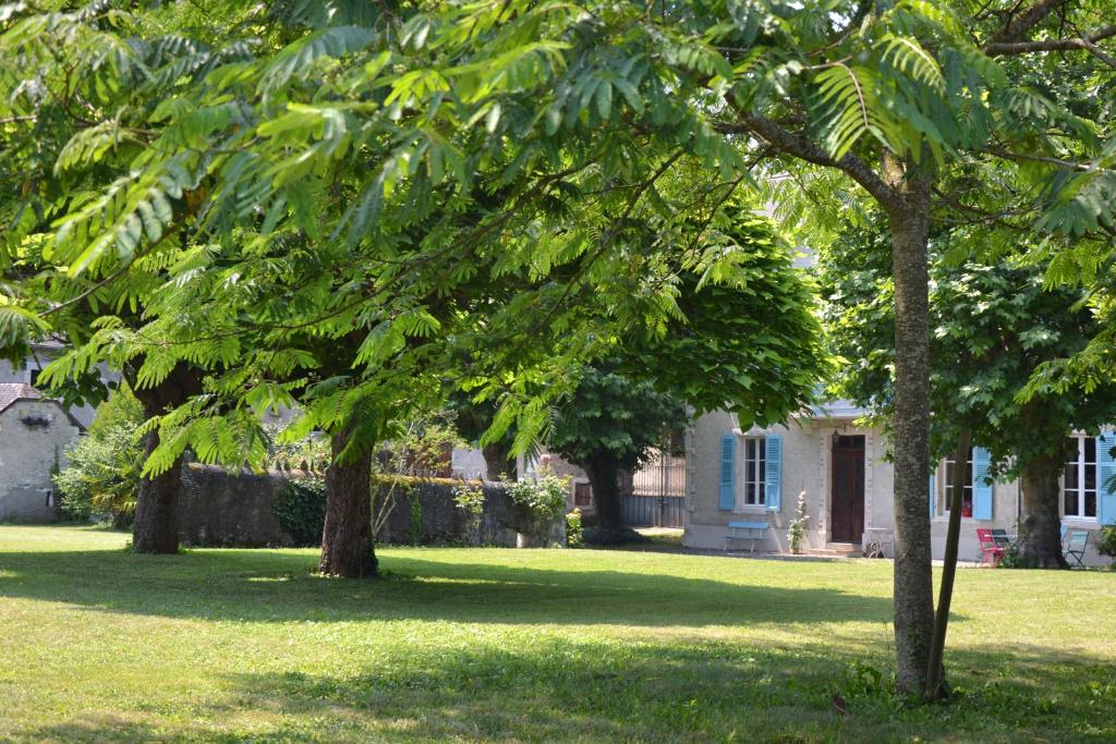 B&B / Chambre d'hôtes L'Estancat 18 rue de l'église 64800 Pardies-Piétat