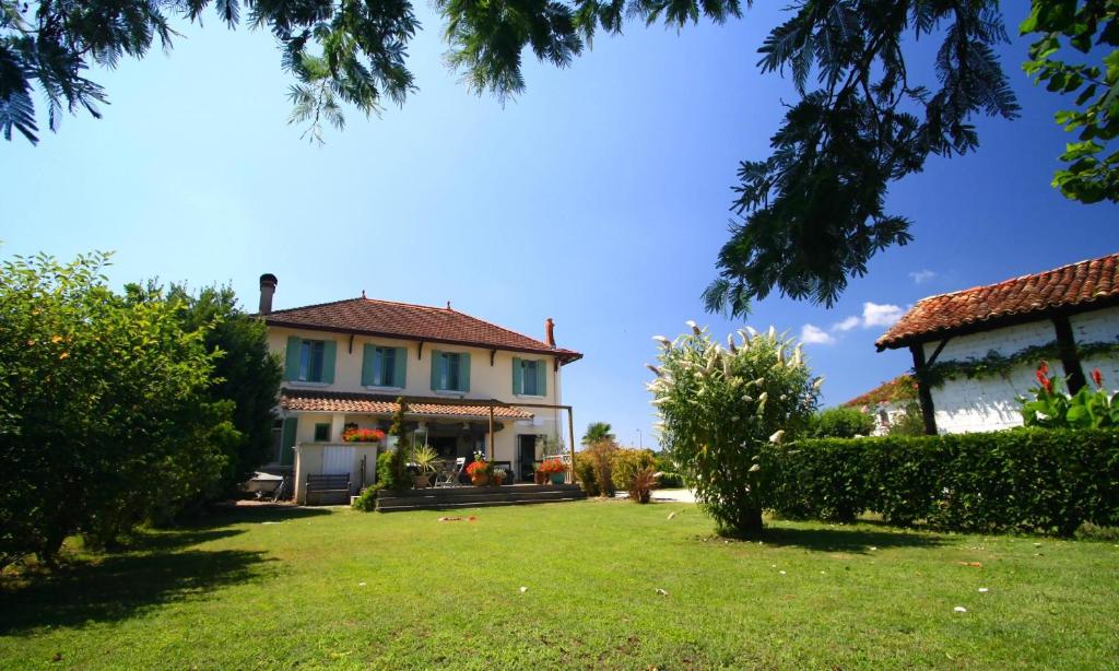 B&B / Chambre d'hôtes L'Estanquet Bed and Breakfast pdj offert 9,avenue de la Côte d'argent 40160 Gastes