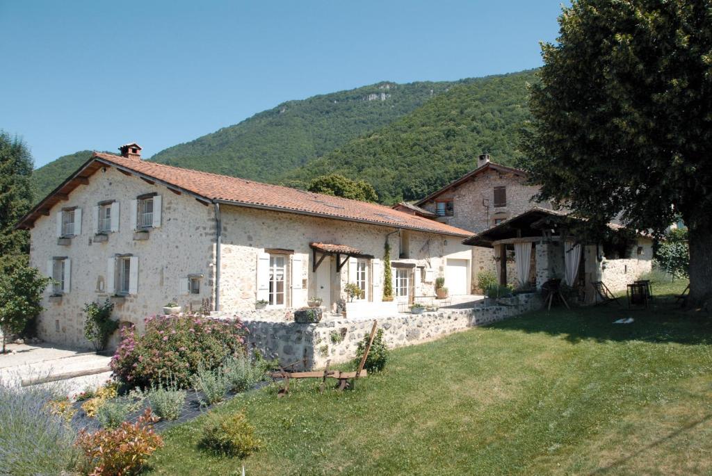 B&B / Chambre d'hôtes L'Estapade des Tourelons 37 Avenue de la forêt de lente 26190 Saint-Jean-en-Royans