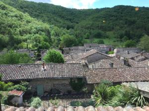 B&B / Chambre d'hôtes L'étape du château 8 Promenade du Ravelin 82800 Bruniquel Midi-Pyrénées