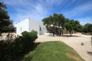 L&F House