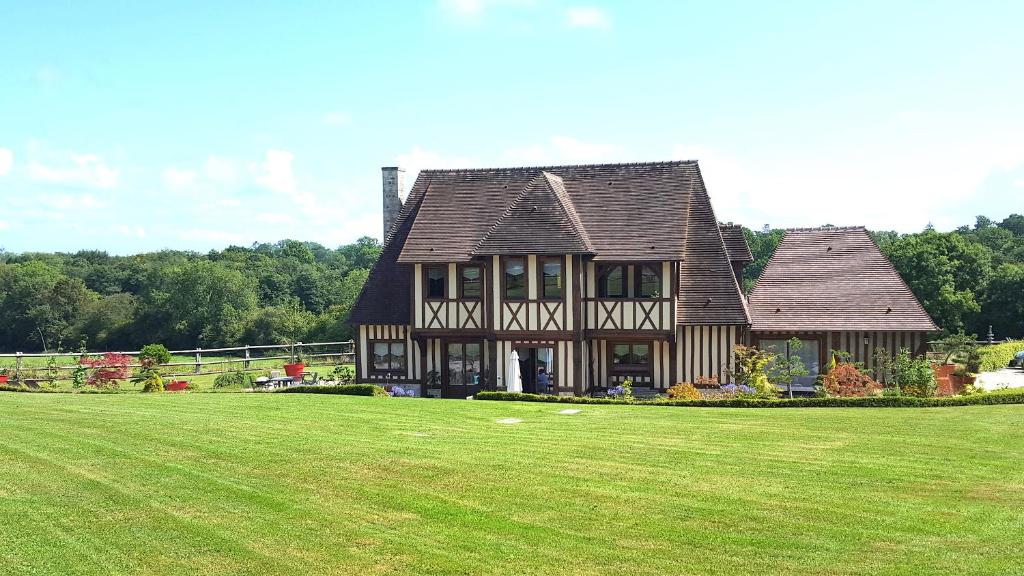 B&B / Chambre d'hôtes L'Herbe aux Vaches L'Herbe aux Vaches chemin de l église 623 14950 Saint-Pierre-Azif