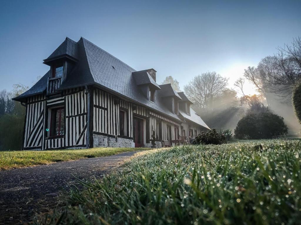 B&B / Chambre d'hôtes L'Herbe Haute 87 chemin des varets 14600 Honfleur