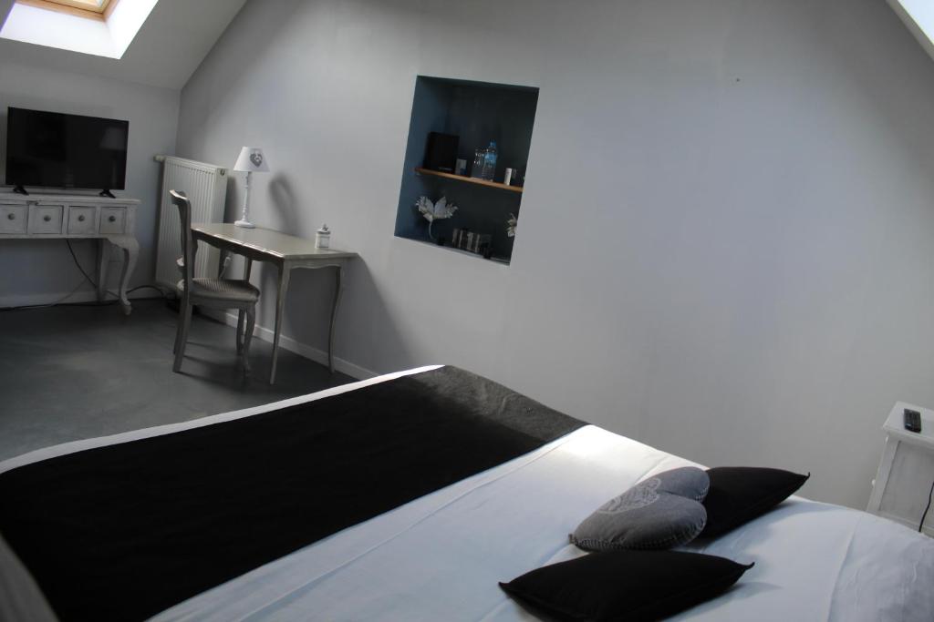 L'Heure Bleue gîtes et chambres d'hôtes 105, rue Léon Degreaux, 62580 Givenchy-en-Gohelle