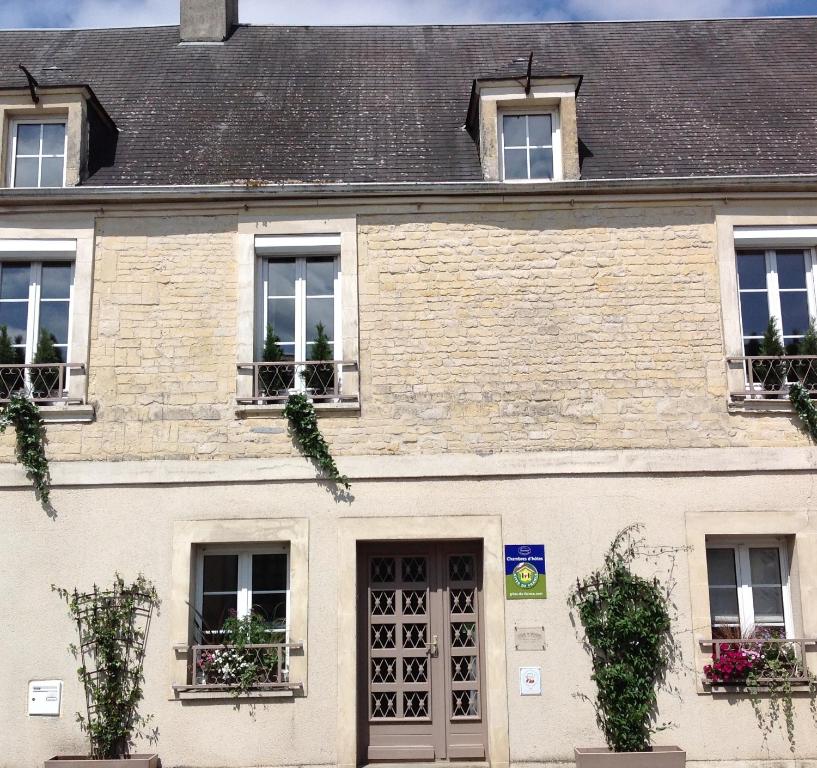 B&B / Chambre d'hôtes L'Hôme du Monde 40 Rue de Bayeux 14740 Bretteville-lʼOrgueilleuse