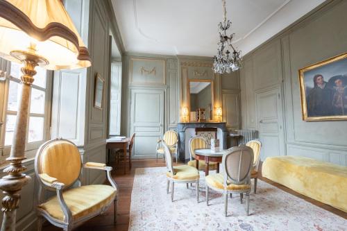 L'Hotel de Panette, Un château en ville - Chambres historiques