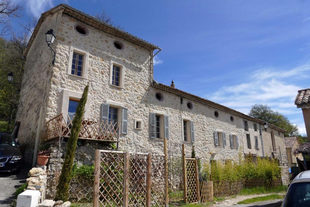 B&B / Chambre d'hôtes L'Unicorne Bed & Yoga haut var Hameau de la Souche 83840 Comps-sur-Artuby