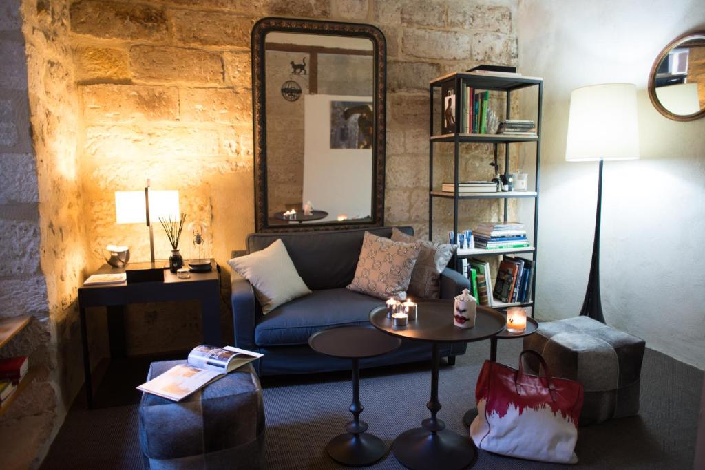 B&B / Chambre d'hôtes La Banasterie 11 rue de la Banasterie 84000 Avignon