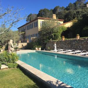 B&B / Chambre d'hôtes La bastide des anges 1190 chemin de l'azénas 83570 Cotignac Provence-Alpes-Côte d\'Azur