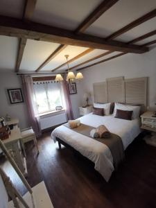 B&B / Chambre d'hôtes La Bastide Du Bonheur Chambres et Tables D'Hôtes La Bouverie 48, RUE DU BOCAGE 50850 Ger Normandie