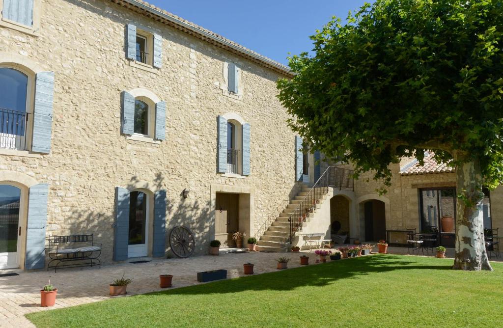 B&B / Chambre d'hôtes La Bastide Neuve 402 Route de Gordes 84220 Joucas