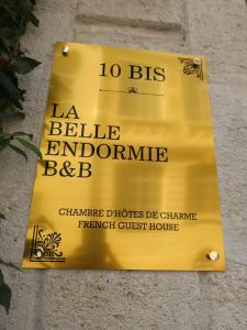 B&B / Chambre d'hôtes La Belle Endormie B&B French Guest house 10 Bis rue Laroche 33000 Bordeaux Aquitaine