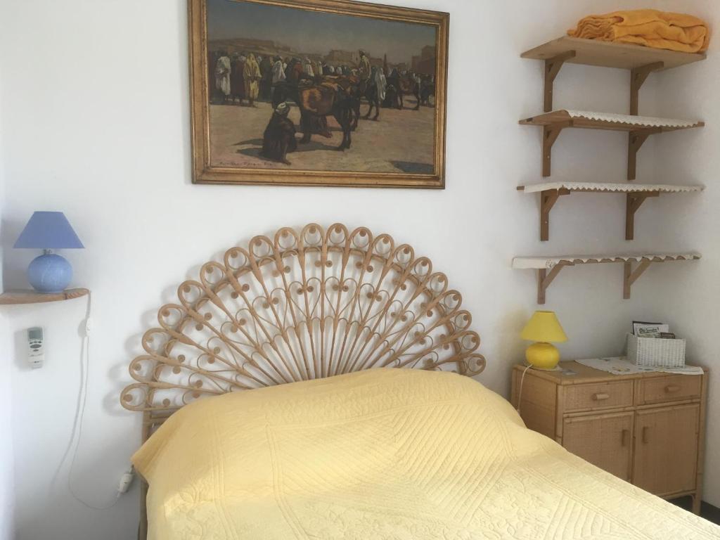 B&B / Chambre d'hôtes La Benvingude - Chambre double 1 quartier les fortunes 84240 Ansouis