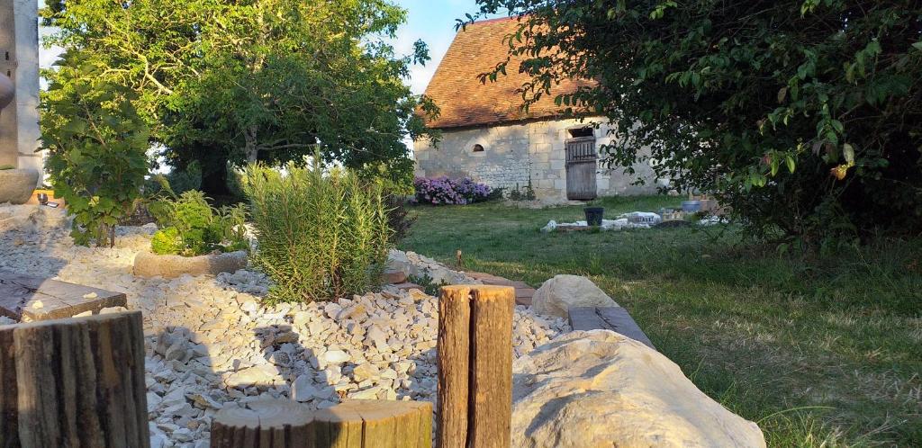 B&B / Chambre d'hôtes La BerryCurienne proche du Zoo de Beauval Saint-Aignan avec SDB, WC ET SPA PRIVATIF pour chaque chambre LA NORAIE 36360 LUCAY LE MALE 36700 Luçay-le-Mâle