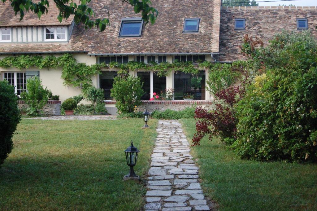 B&B / Chambre d'hôtes La Chaiserie 37 rue de Pacy 27490 La Croix-Saint-Leufroy