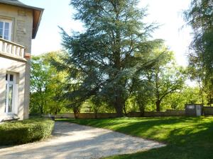 B&B / Chambre d'hôtes La chambre au Château lieudit le vieux château 10-14 rue du Château 02200 Pernant Picardie