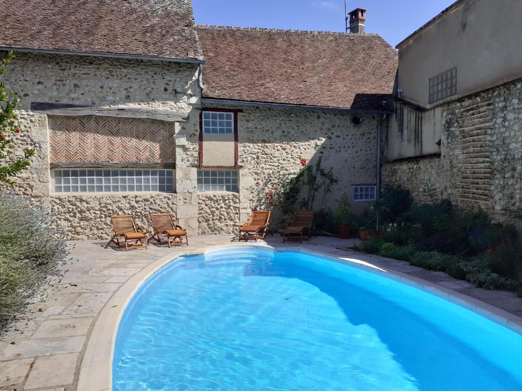 B&B / Chambre d'hôtes La Chaumière 10 Rue de la Loire 45250 Ousson-sur-Loire