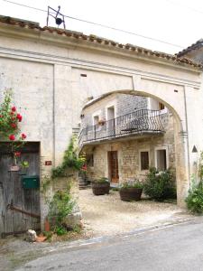 B&B / Chambre d'hôtes La Cour des Cloches 21 Chemin de Chez Juilier 16200 Mainxe -1