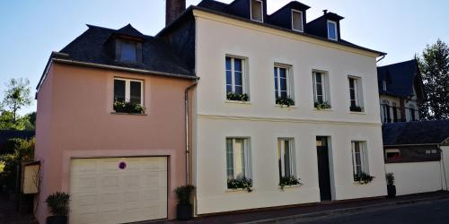 La Cour Du Puits Chambre Victor