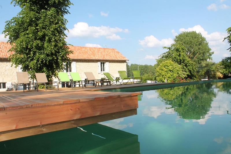 B&B / Chambre d'hôtes La Fabrique de Parcius Chambre d'hôtes Les fours 37220 Parçay-sur-Vienne