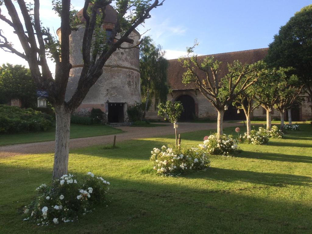 B&B / Chambre d'hôtes La Ferme au colombier 2 Rue D'Ormoy 28210 Néron