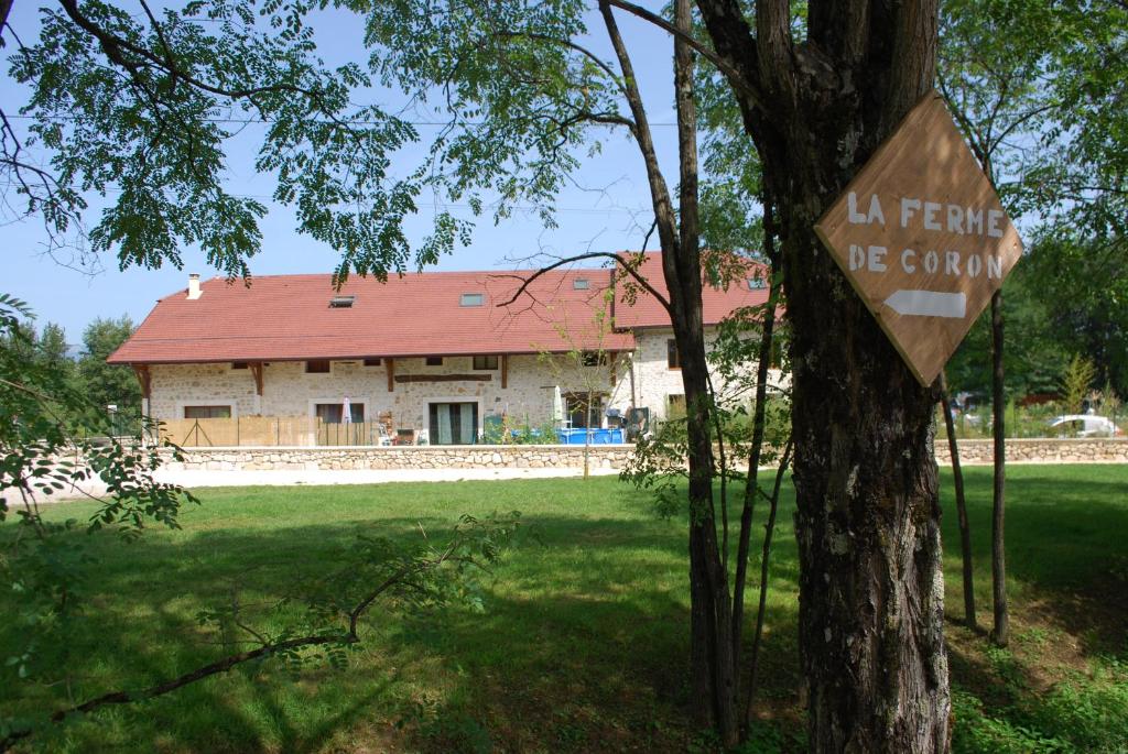 B&B / Chambre d'hôtes La ferme de Coron 467 Route de Parves 01300 Belley