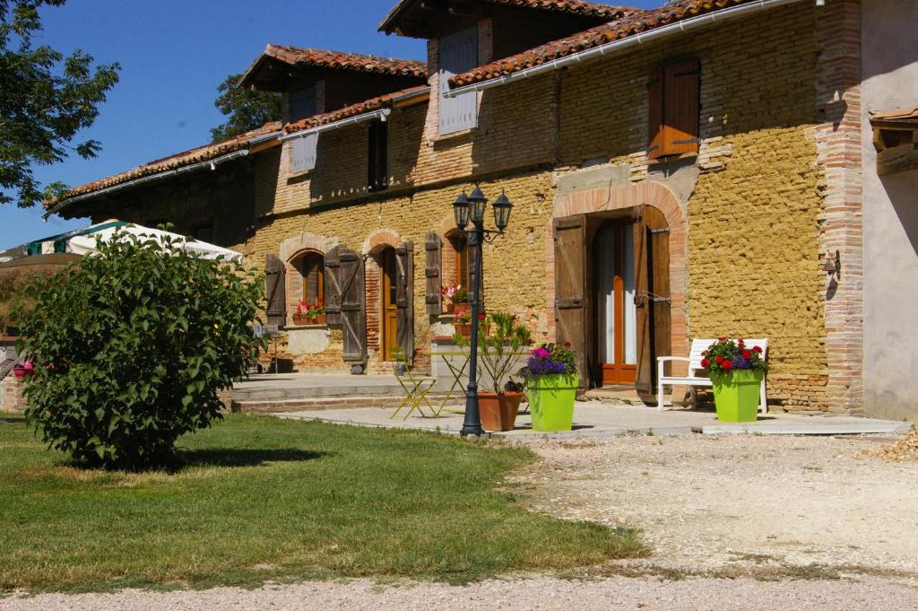 B&B / Chambre d'hôtes La Ferme de Menoun 1891, Route de Pelleport - Lieu-dit Menoun 31530 Thil