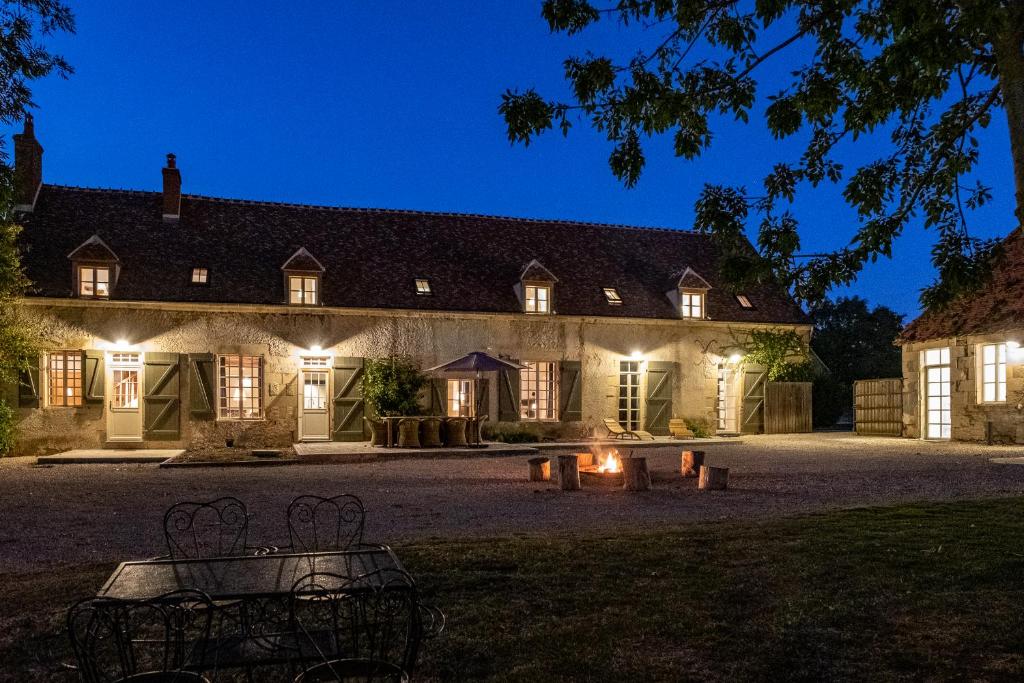 B&B / Chambre d'hôtes La ferme de Planchevienne lieu-dit Planchevienne Château de Planchevienne 58470 Magny-Cours