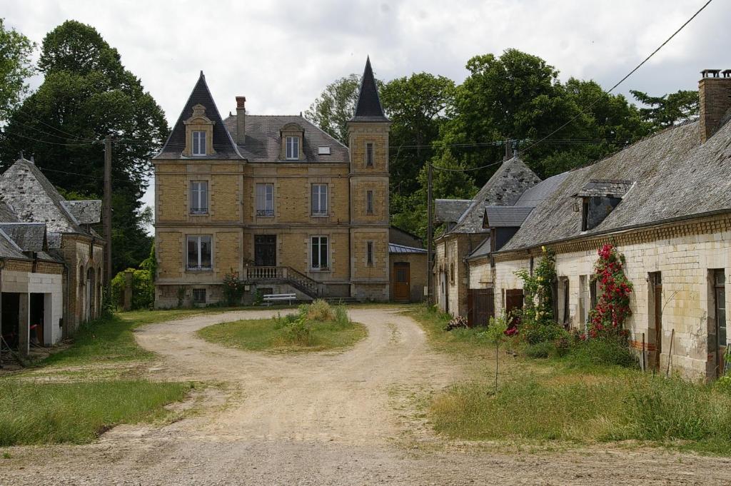 B&B / Chambre d'hôtes La Folia - Ferme de Lucqy Ferme  de Lucquy 08220 Remaucourt