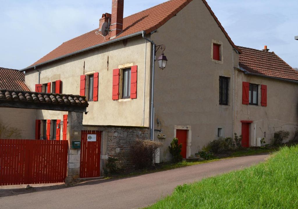 B&B / Chambre d'hôtes La Follye Mancey 1, Chemin de Bétigny 71240 Mancey