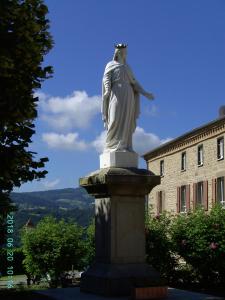 B&B / Chambre d'hôtes La Fontaine le bourg 42990 Saint-Georges-en-Couzan Rhône-Alpes