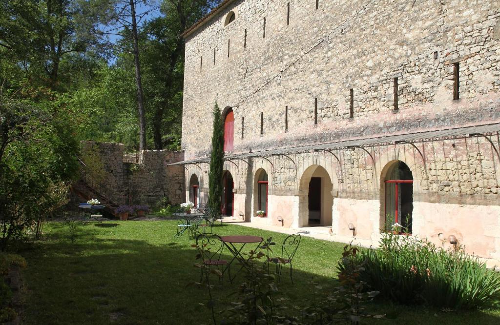 B&B / Chambre d'hôtes La Forge Notre Dame des Anges 84400 Rustrel