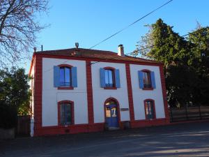 La Gare De Millas Chambres d'hôtes