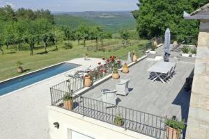 B&B / Chambre d'hôtes La Garenne Lieu dit La Garenne 46350 Reilhaguet Midi-Pyrénées