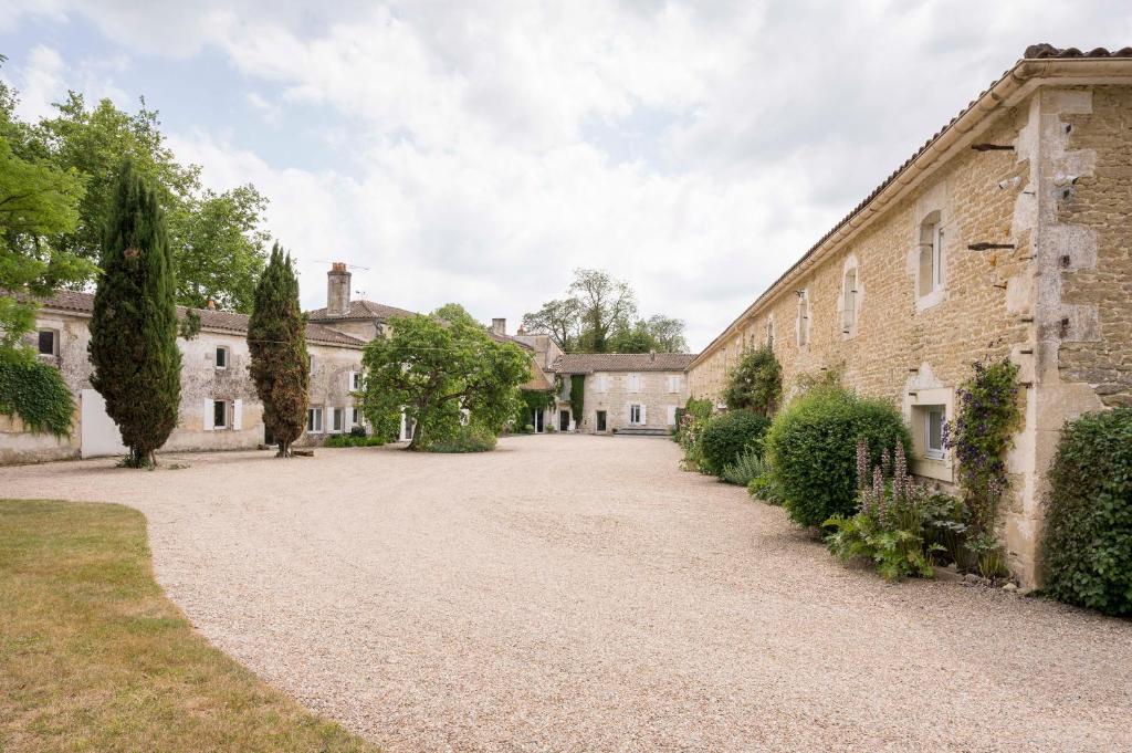 B&B / Chambre d'hôtes La Garenne Saint Germain Saint-Germain 17700 Saint-Germain-de-Marencennes