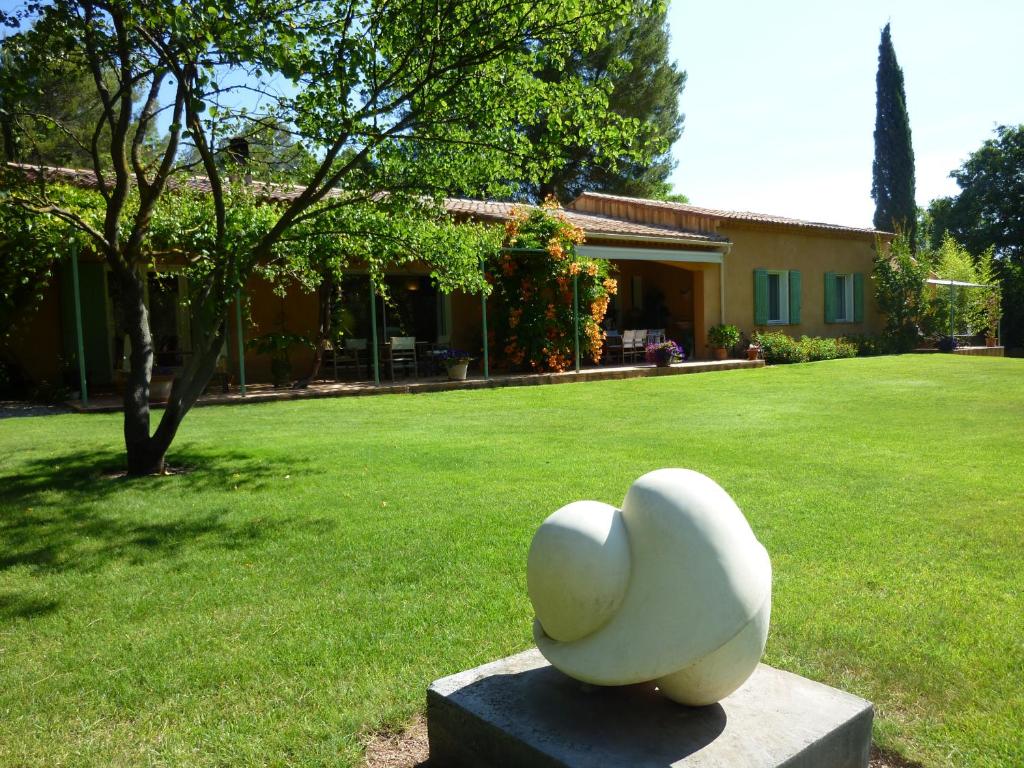 B&B / Chambre d'hôtes La Genestière 826 Route De Liausson 34800 Clermont-lʼHérault