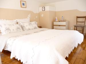 B&B / Chambre d'hôtes La Grande Maison 40, rue Croix-Fontaine 77240 Seine-Port Île-de-France