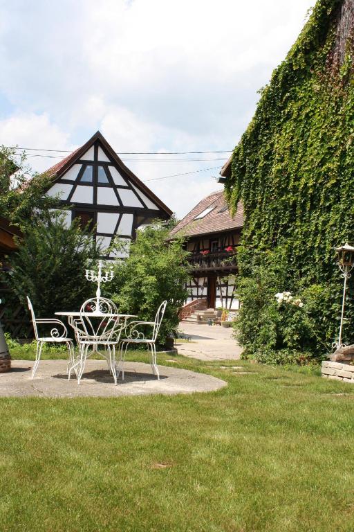 B&B / Chambre d'hôtes La Grange aux Coqs 12 rue de la mairie 67117 Ittenheim