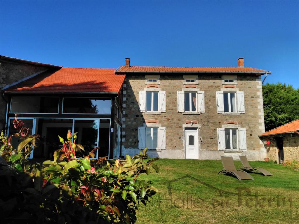 La Halte du Pèlerin Chambres d'hôtes Les Fôts, 42430 Chérier