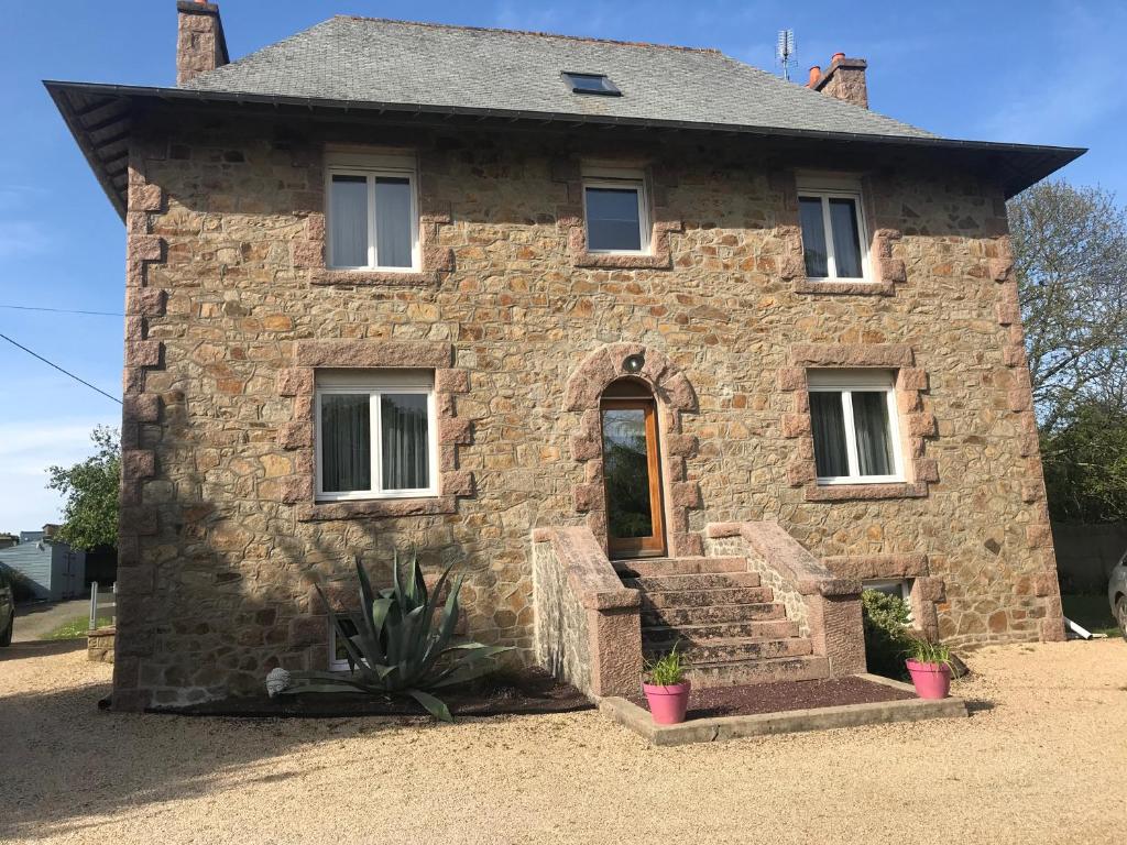 B&B / Chambre d'hôtes La Jackal 8 Rue Amédée Prigent 22300 Ploubezre