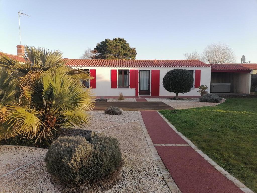 B&B / Chambre d'hôtes La Longère des Olonnes 58 Route des Maraîchers 85340 Les Sables dʼOlonne